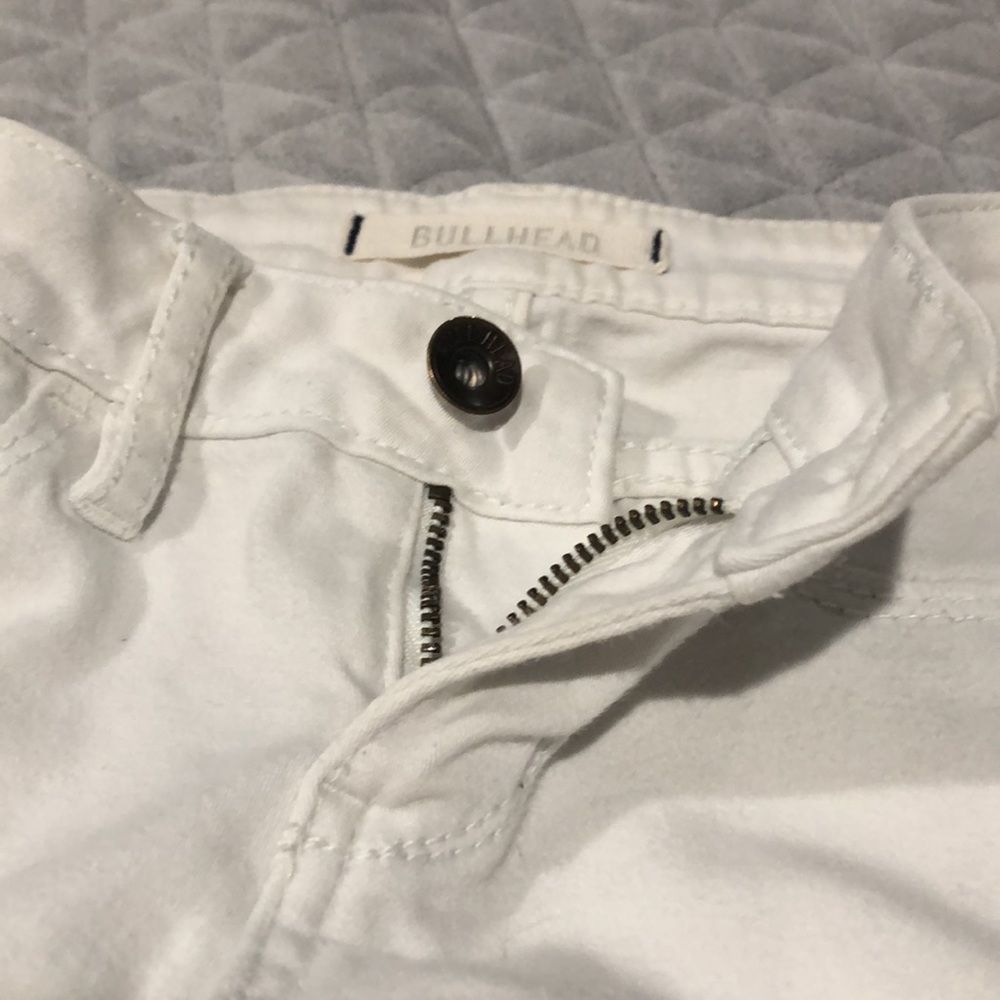 Bullhead Petite Jeans - Picture 8 of 9